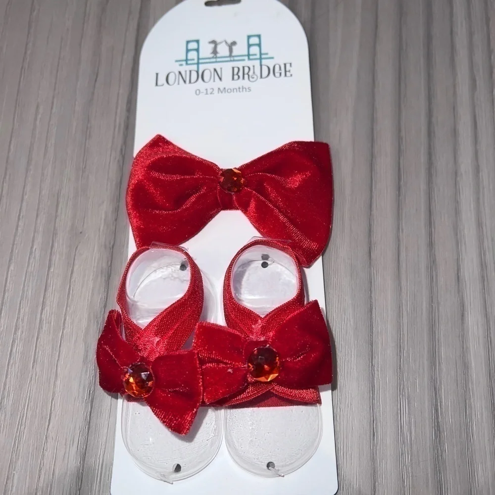 NWT Red Velvet Bows